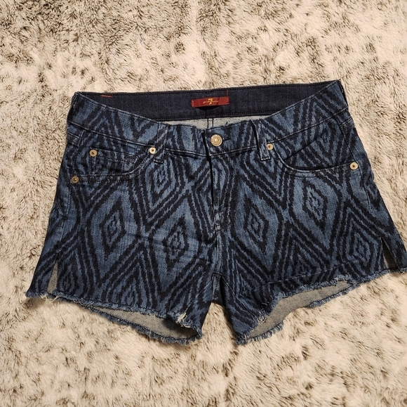 Women's 7 for all Mankind Shorts - Picture 2 of 7
